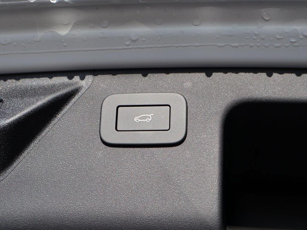 new 2025 Land Rover Discovery Sport car, priced at $55,945