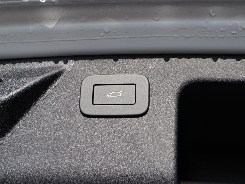 new 2025 Land Rover Discovery Sport car, priced at $55,945