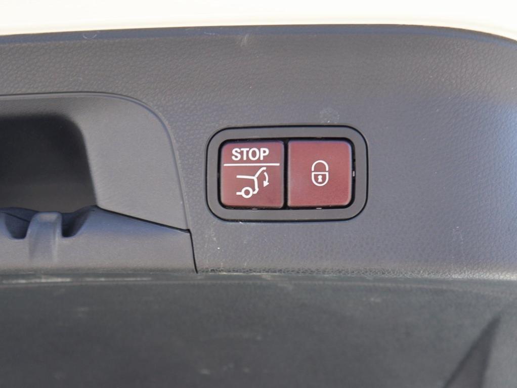 used 2019 Mercedes-Benz GLC 300 car, priced at $23,867