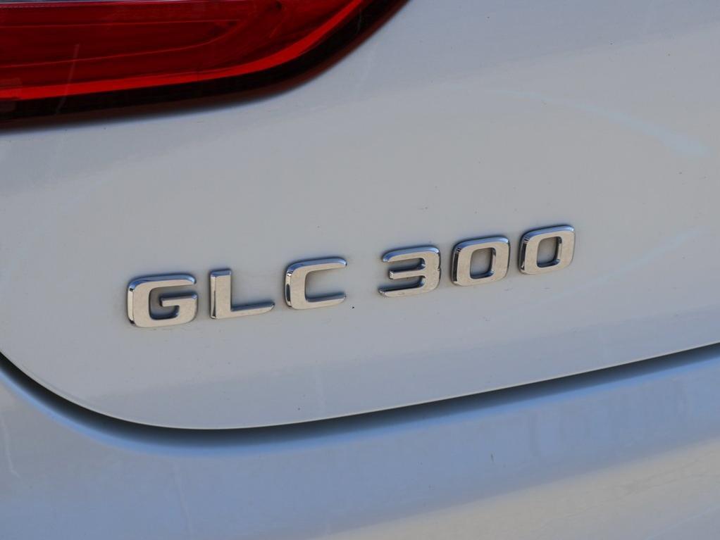used 2019 Mercedes-Benz GLC 300 car, priced at $23,867