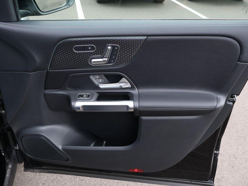 used 2025 Mercedes-Benz GLB 250 car, priced at $45,627