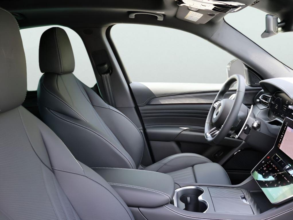 new 2026 Maserati Grecale car, priced at $90,195