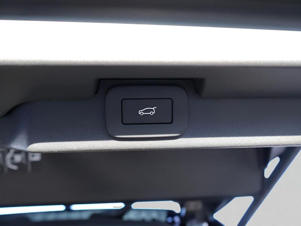 new 2026 Land Rover Discovery car, priced at $82,731