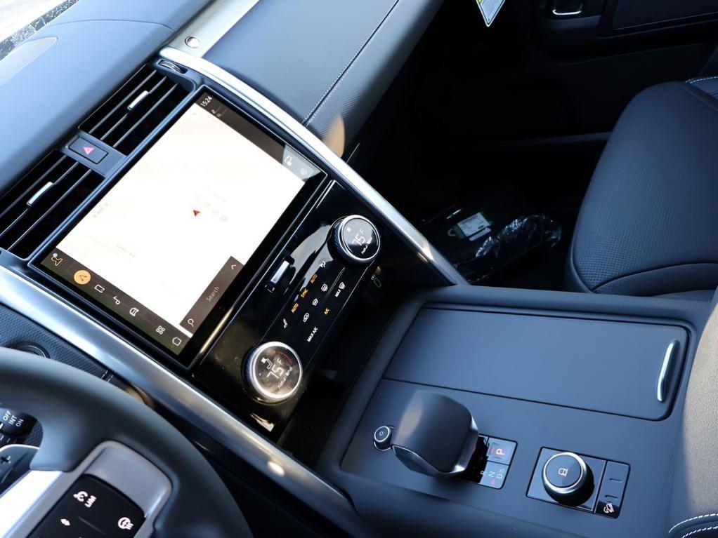 new 2026 Land Rover Discovery car, priced at $82,731