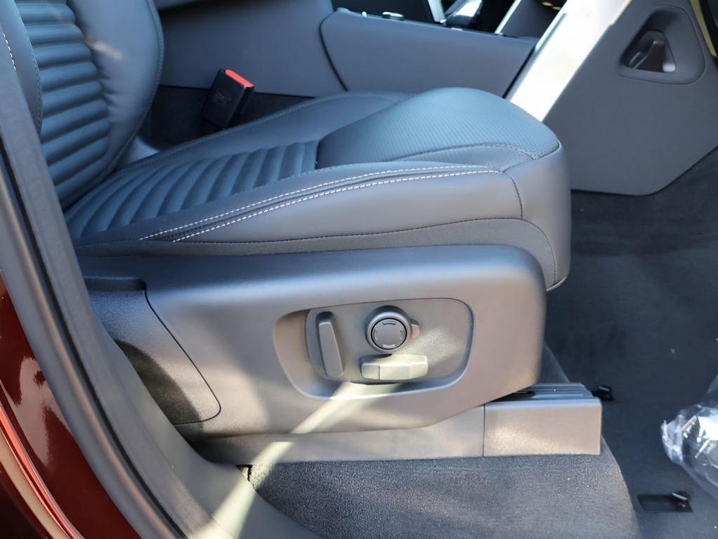 new 2026 Land Rover Discovery car, priced at $82,731