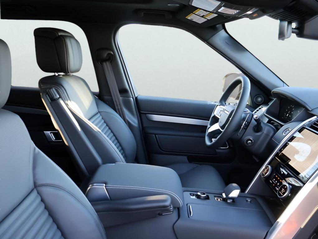 new 2026 Land Rover Discovery car, priced at $82,731