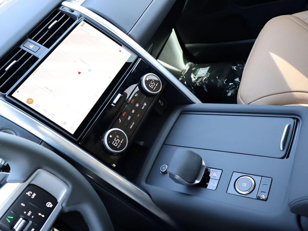 new 2026 Land Rover Discovery car, priced at $76,846