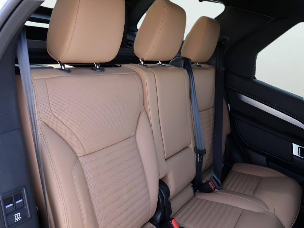 new 2026 Land Rover Discovery car, priced at $76,846