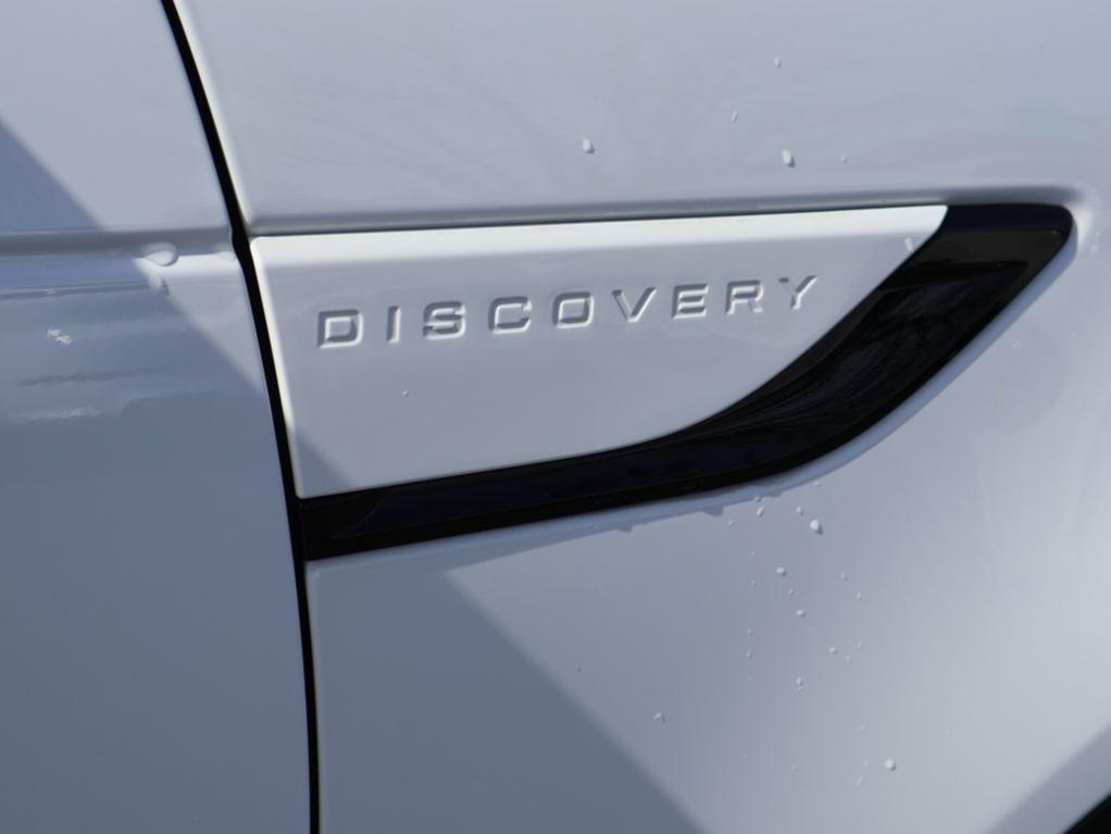 new 2026 Land Rover Discovery car, priced at $76,846