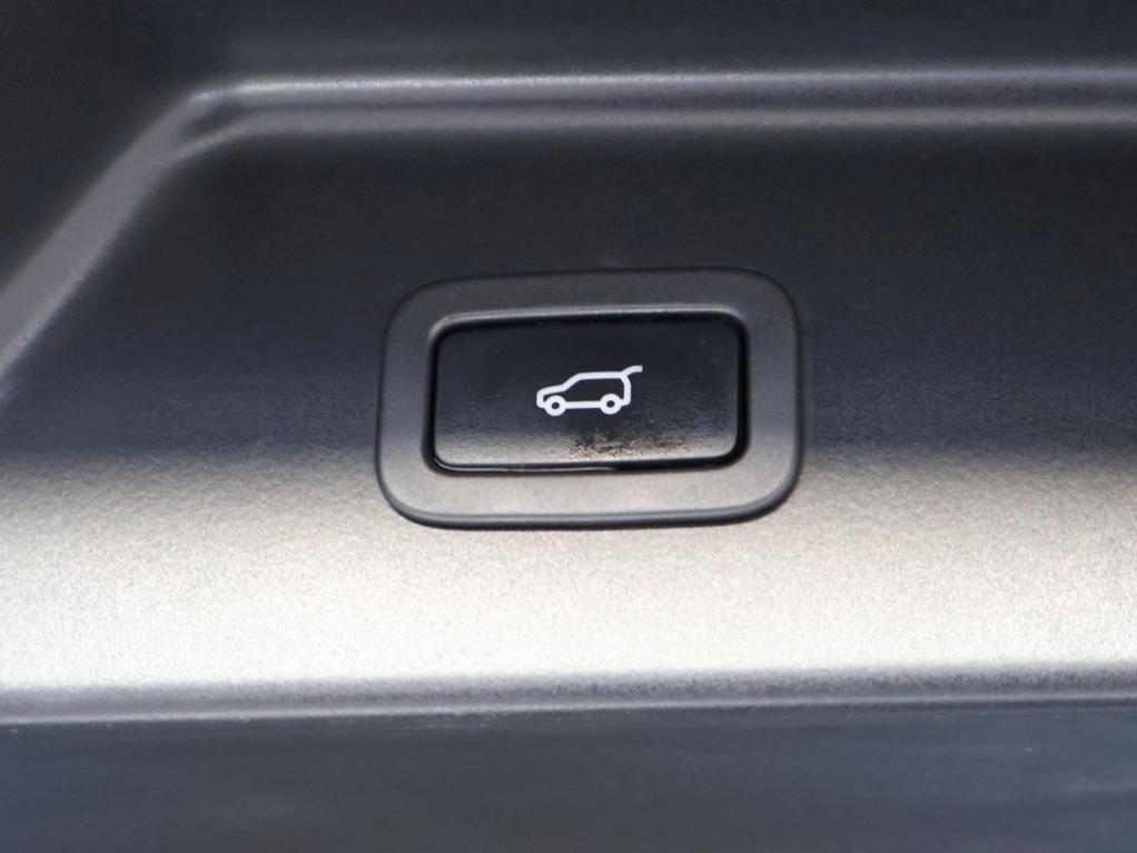 used 2018 Land Rover Range Rover car, priced at $32,777