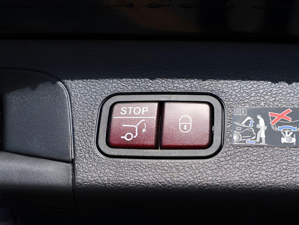 new 2026 Mercedes-Benz GLS 450 car, priced at $102,085