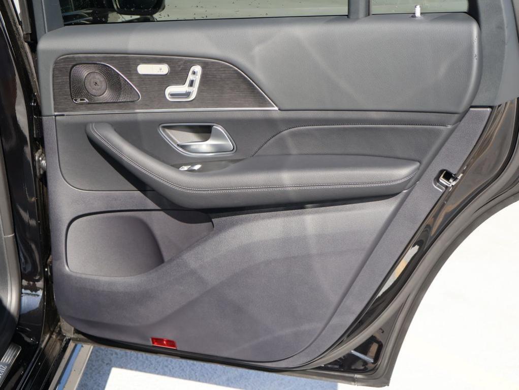 new 2026 Mercedes-Benz GLS 450 car, priced at $102,085
