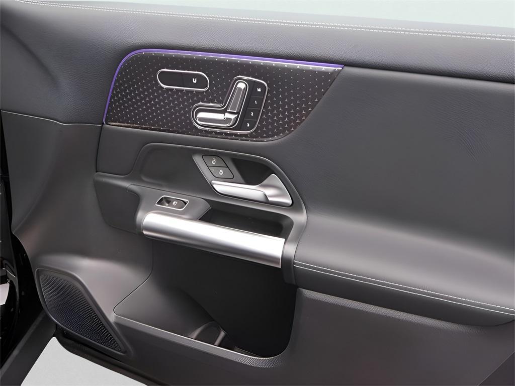 new 2025 Mercedes-Benz GLA 250 car, priced at $47,570