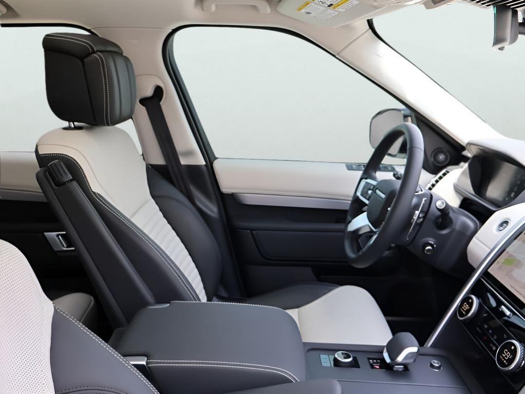 used 2025 Land Rover Discovery car, priced at $55,152