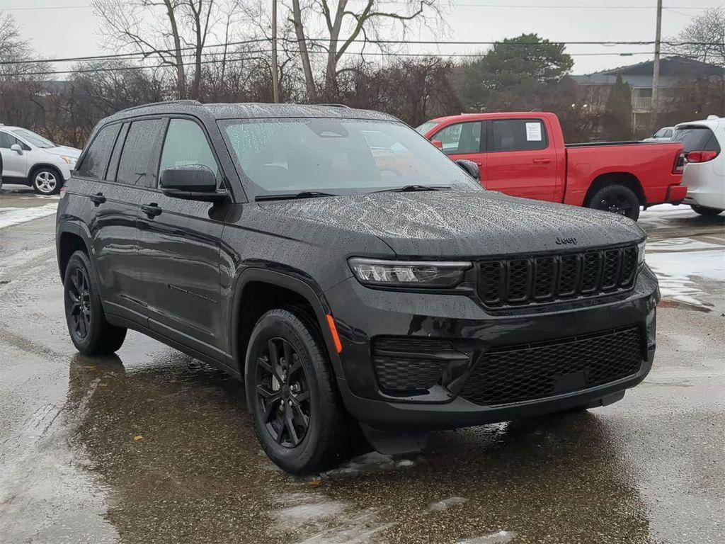 used 2024 Jeep Grand Cherokee car, priced at $32,500