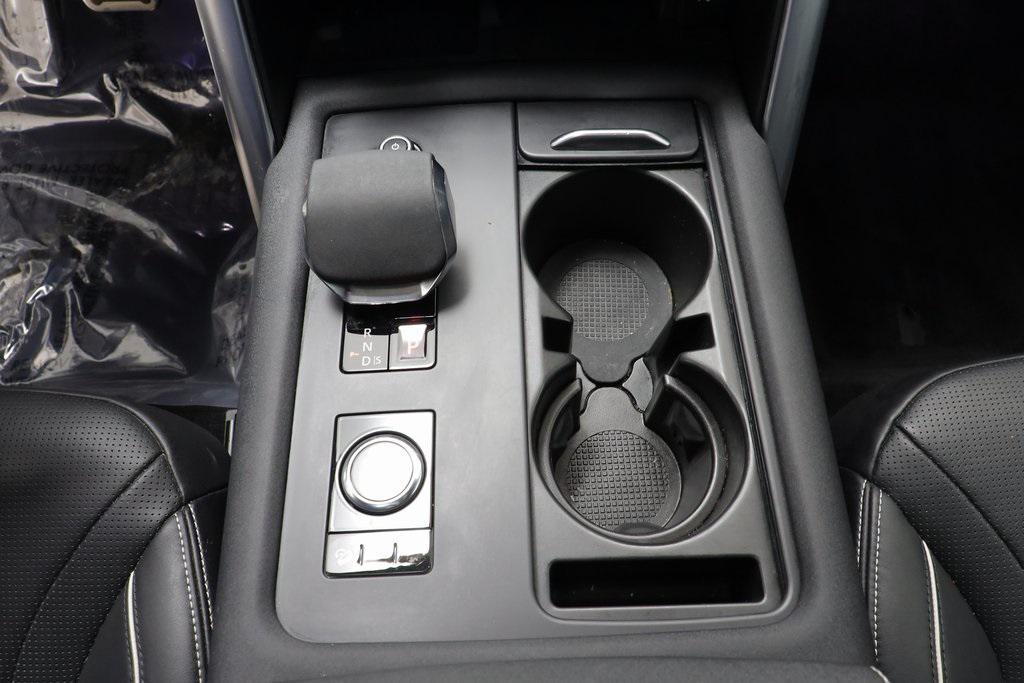 used 2023 Land Rover Discovery car, priced at $45,612