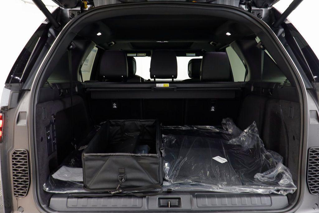 new 2025 Land Rover Discovery car, priced at $62,193