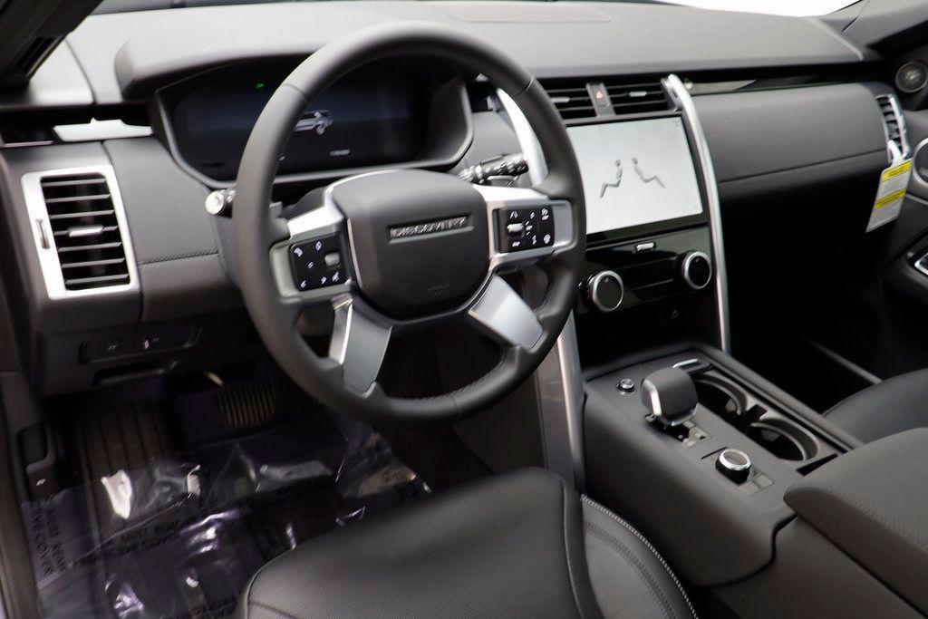 new 2025 Land Rover Discovery car, priced at $62,193