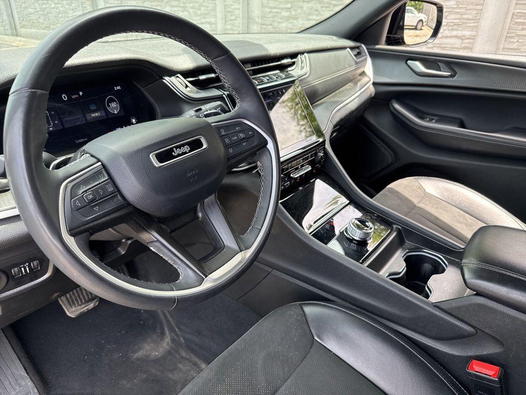 used 2024 Jeep Grand Cherokee car, priced at $29,391