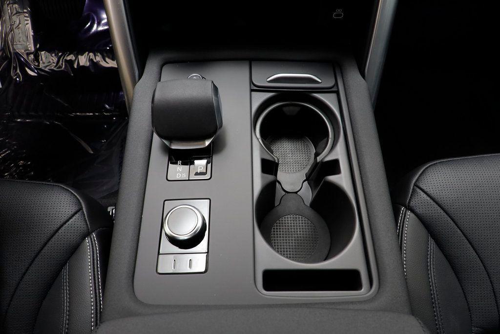 new 2025 Land Rover Discovery car, priced at $60,153