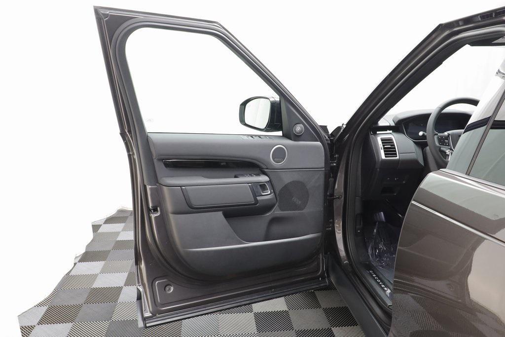 new 2025 Land Rover Discovery car, priced at $68,153