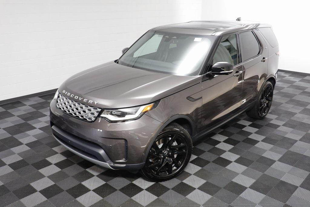 new 2025 Land Rover Discovery car, priced at $68,153