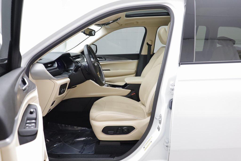 used 2022 Jeep Grand Cherokee car, priced at $25,917