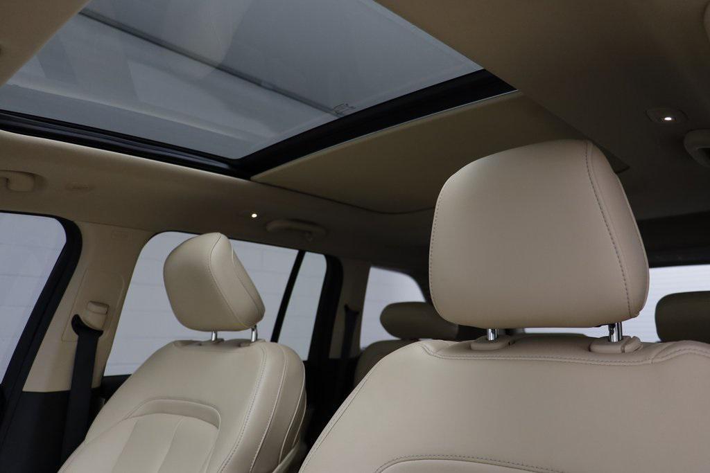 used 2022 Jeep Grand Cherokee car, priced at $25,917