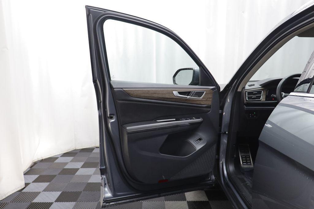 used 2024 Volkswagen Atlas car, priced at $38,559