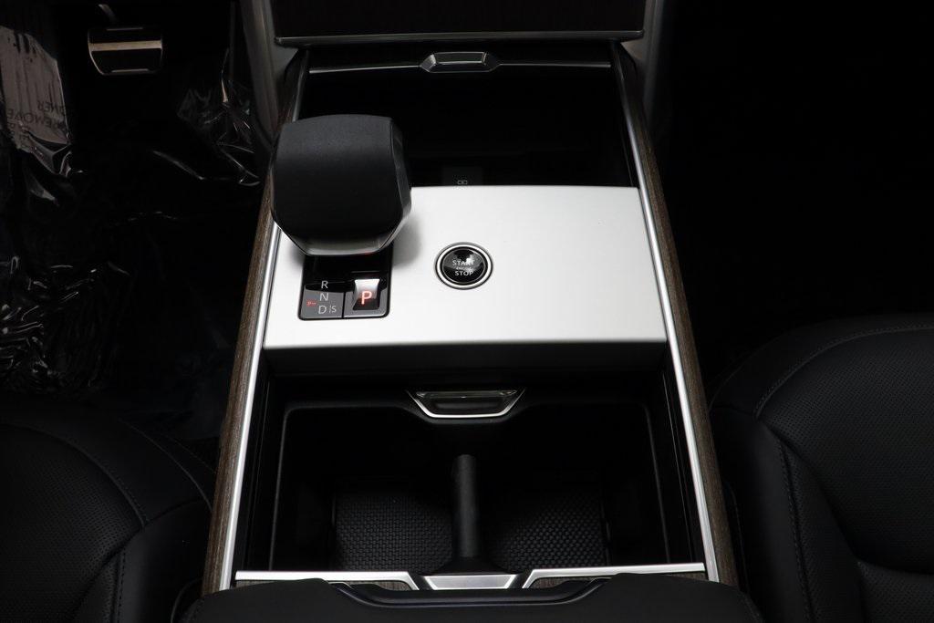 new 2025 Land Rover Range Rover car, priced at $135,190