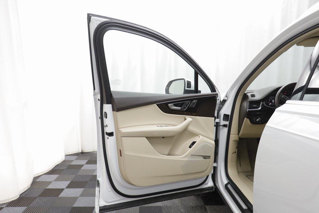 used 2019 Audi Q7 car, priced at $21,171