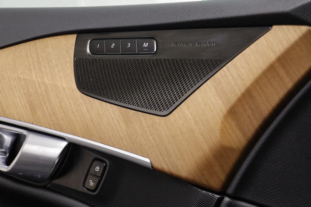 used 2022 Volvo XC90 car, priced at $29,509