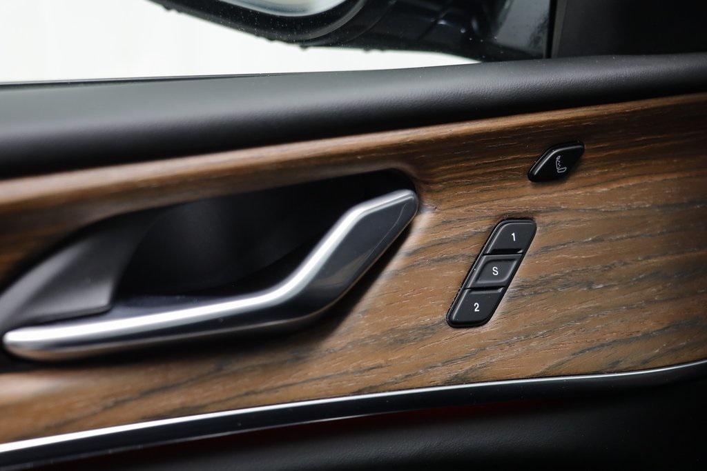 used 2025 Jeep Grand Cherokee car, priced at $44,895