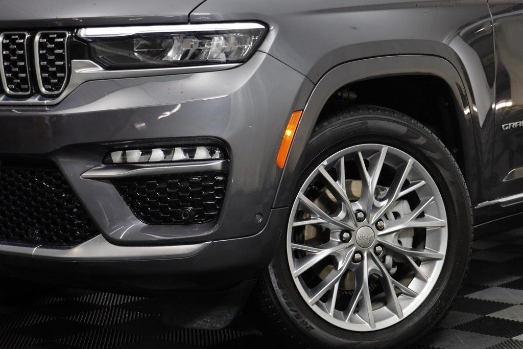 used 2025 Jeep Grand Cherokee car, priced at $44,895