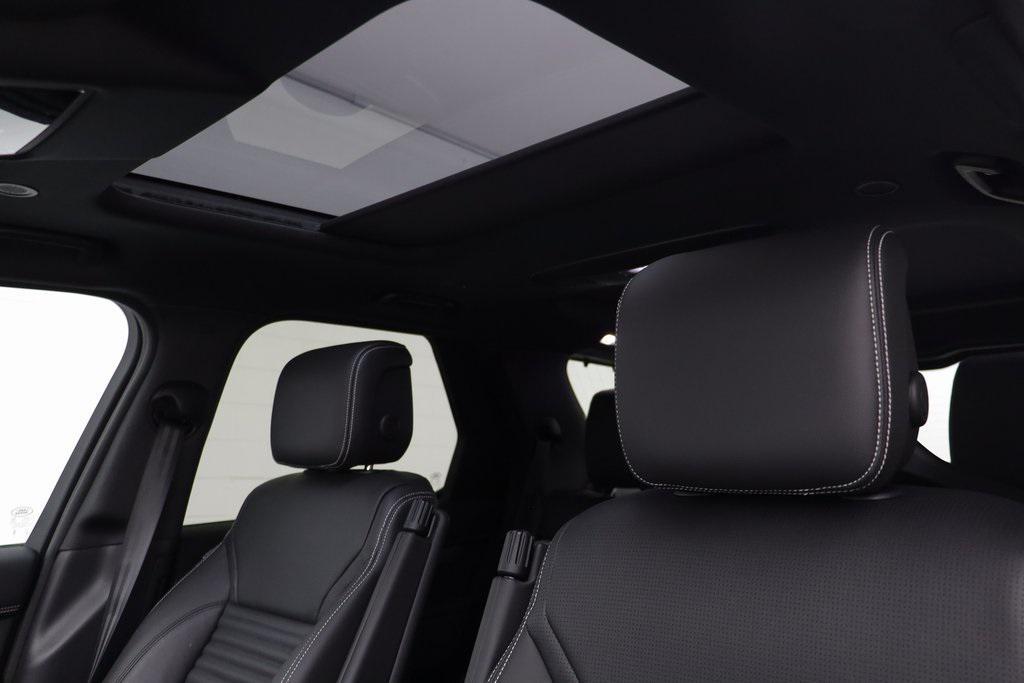 new 2026 Land Rover Discovery car, priced at $77,891