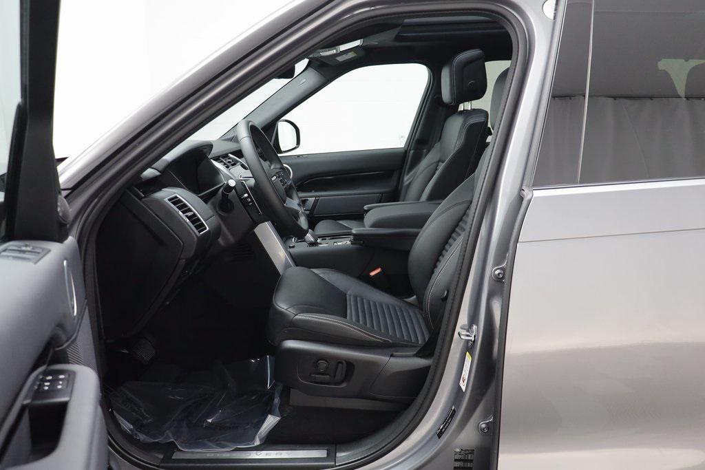 used 2025 Land Rover Discovery car, priced at $53,881