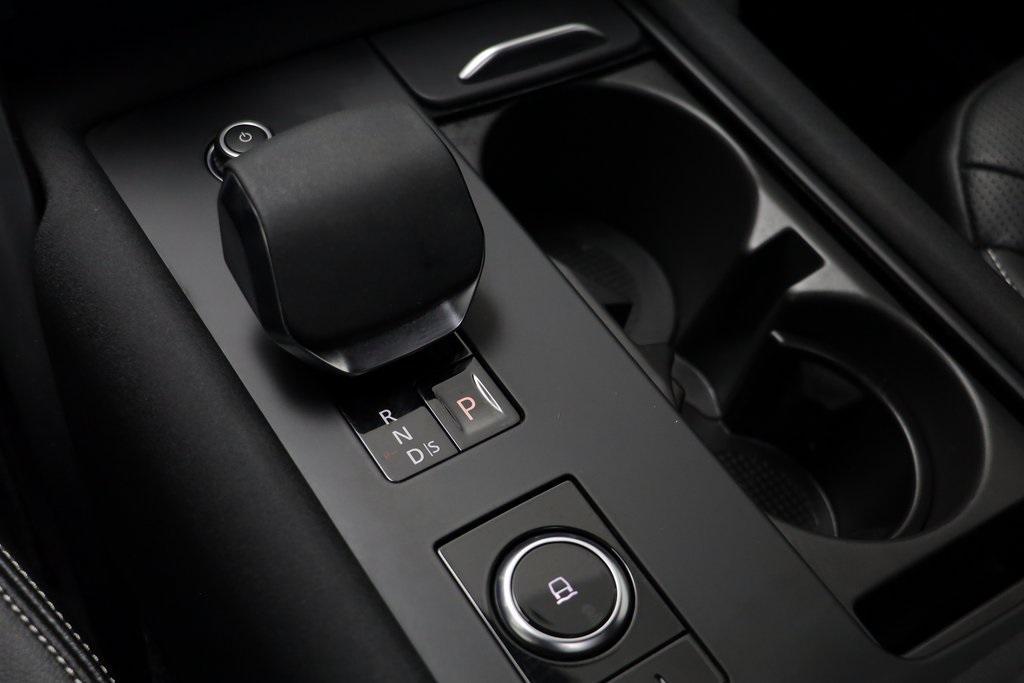 used 2025 Land Rover Discovery car, priced at $53,881