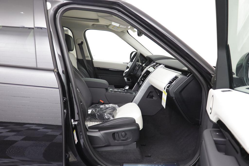 new 2026 Land Rover Discovery car, priced at $70,921