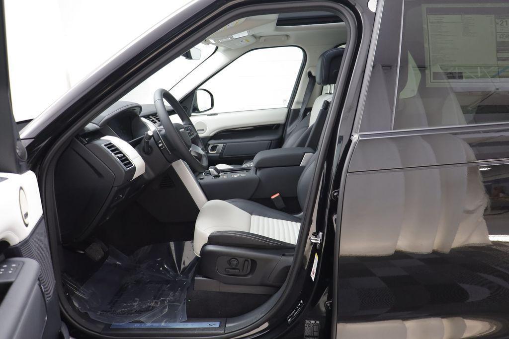 new 2026 Land Rover Discovery car, priced at $70,921