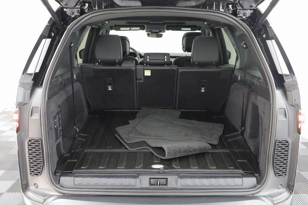 used 2025 Land Rover Discovery car, priced at $52,814