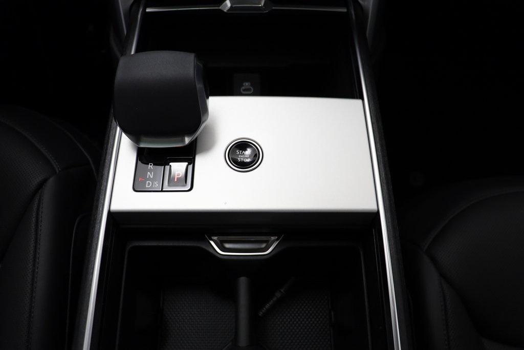 new 2025 Land Rover Range Rover car, priced at $151,895