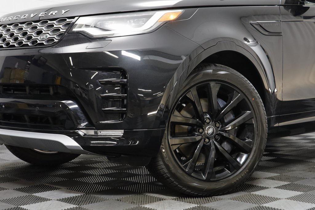 new 2026 Land Rover Discovery car, priced at $80,241