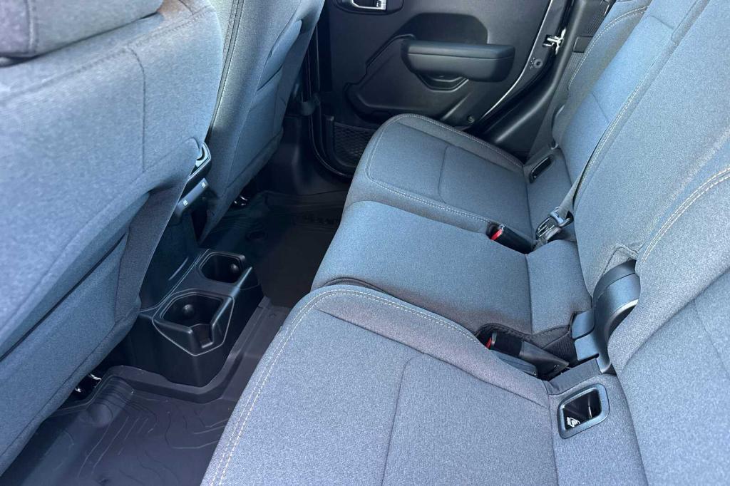 new 2026 Jeep Gladiator car, priced at $44,040