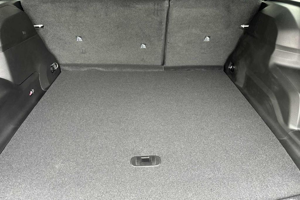 new 2026 Jeep Cherokee car, priced at $41,995