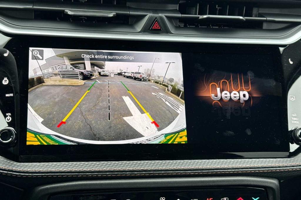 new 2026 Jeep Cherokee car, priced at $41,995