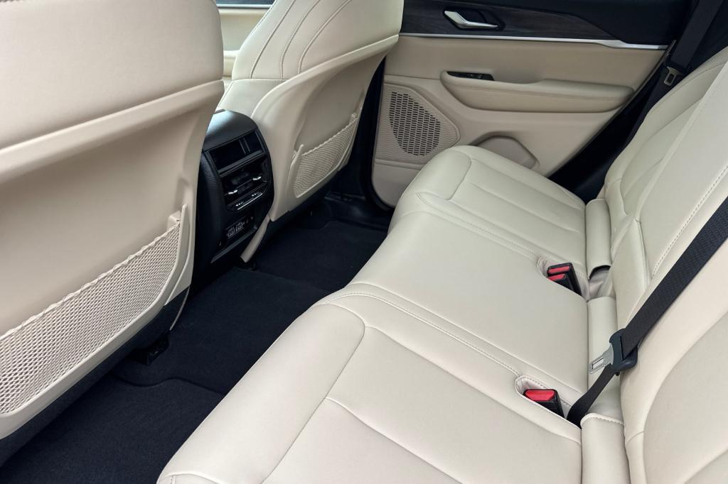 used 2023 Jeep Grand Cherokee car, priced at $31,800