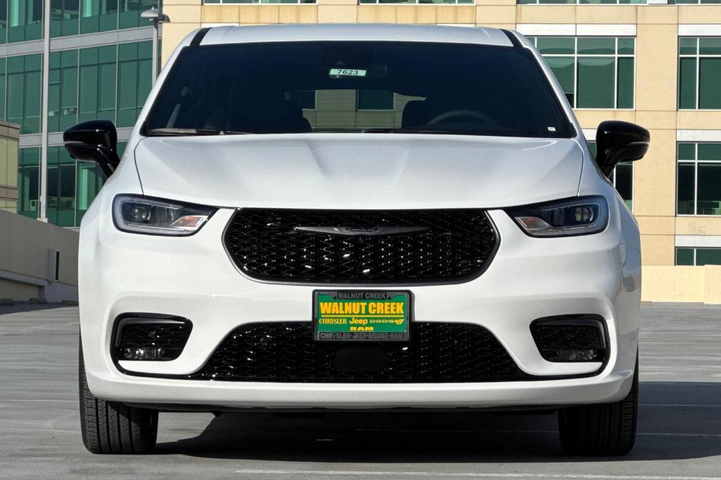 new 2026 Chrysler Pacifica car, priced at $47,865