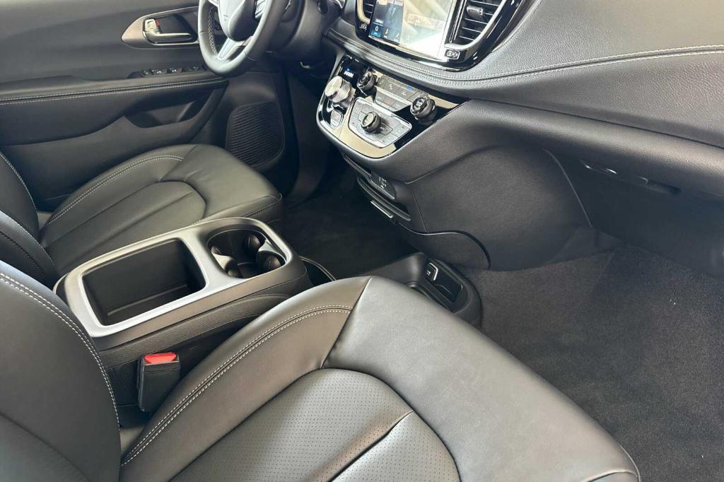 new 2026 Chrysler Pacifica car, priced at $47,865