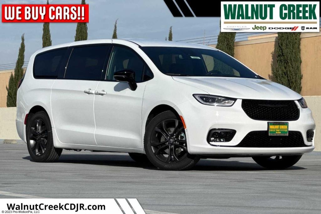 new 2026 Chrysler Pacifica car, priced at $47,865
