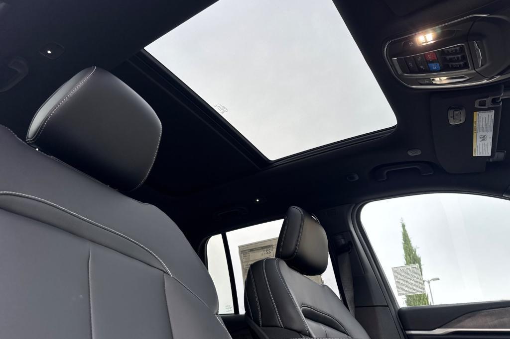 new 2025 Jeep Grand Cherokee car, priced at $49,415